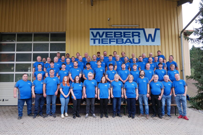 Gruppenbild mit über 50 Mitarbeiter